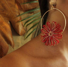 Load image into Gallery viewer, Bahareque Akacia Earrings
