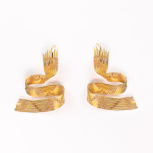 Load image into Gallery viewer, Bamboo Alessia Earrings
